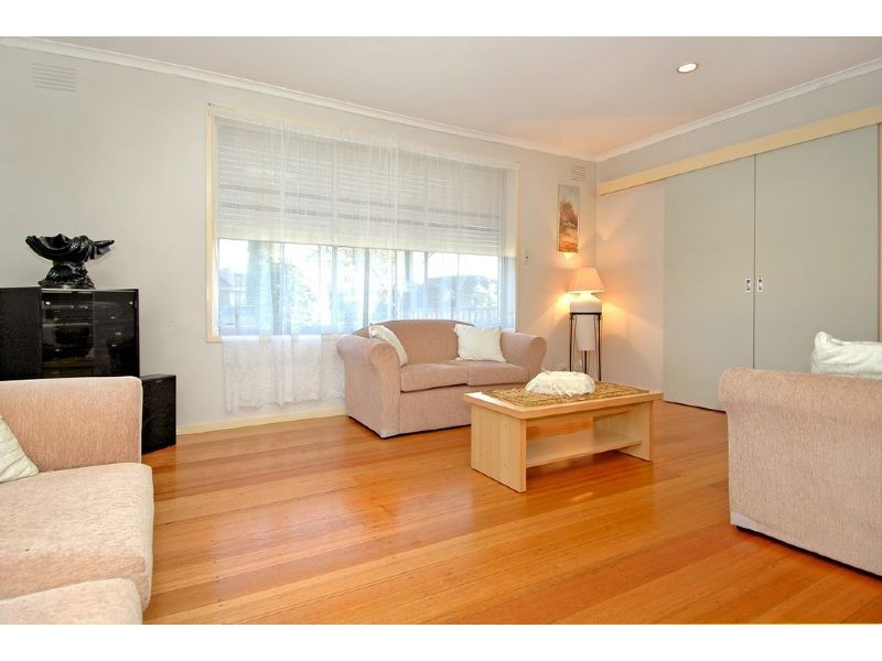 8 Buller Parade, Lalor VIC 3075