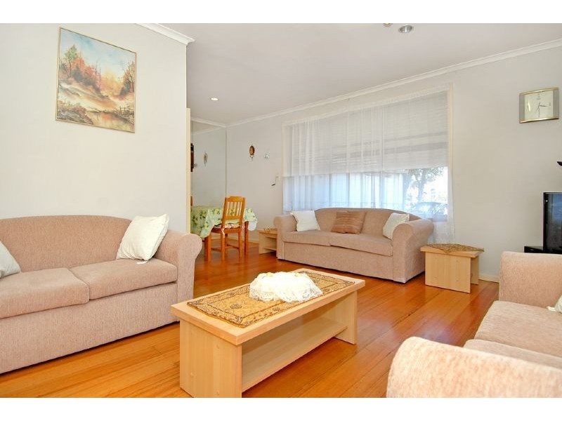 8 Buller Parade, Lalor VIC 3075