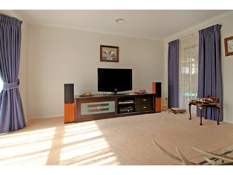 43 Kalman Road, Epping VIC 3076
