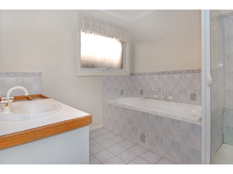 43 Kalman Road, Epping VIC 3076
