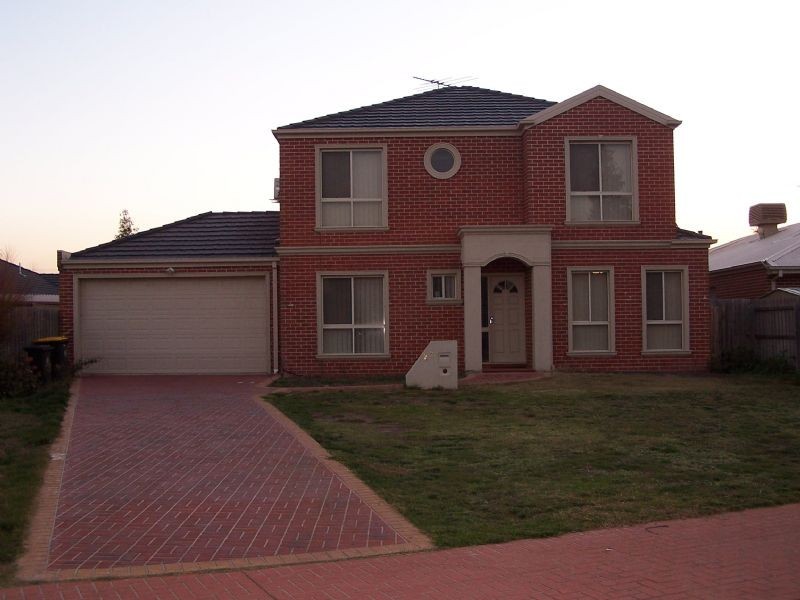 27 Rolain Avenue, South Morang VIC 3752