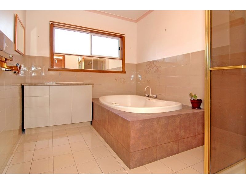 10 Tatlow Drive, Epping VIC 3076
