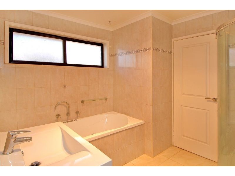 5 Yorkshire Court, Epping VIC 3076