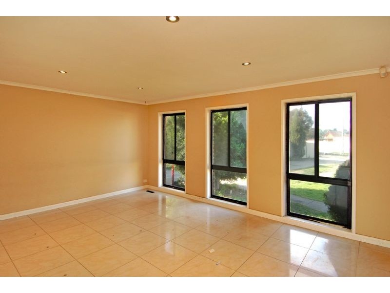 5 Yorkshire Court, Epping VIC 3076