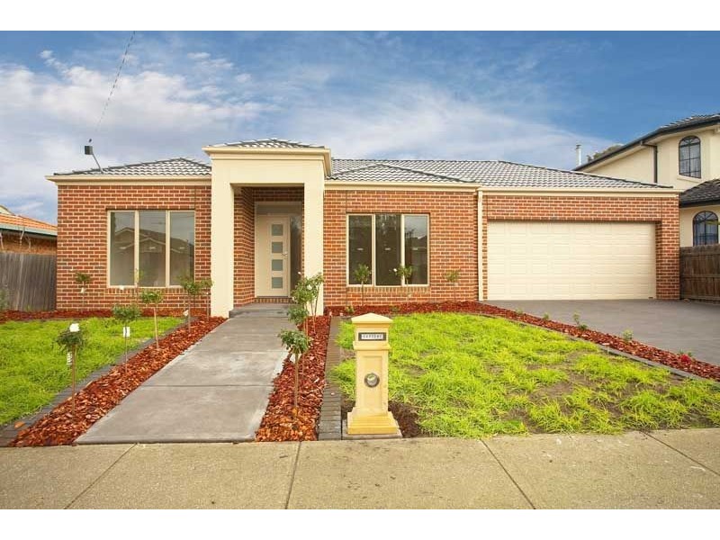 11 Benaroon Drive, Lalor VIC 3075
