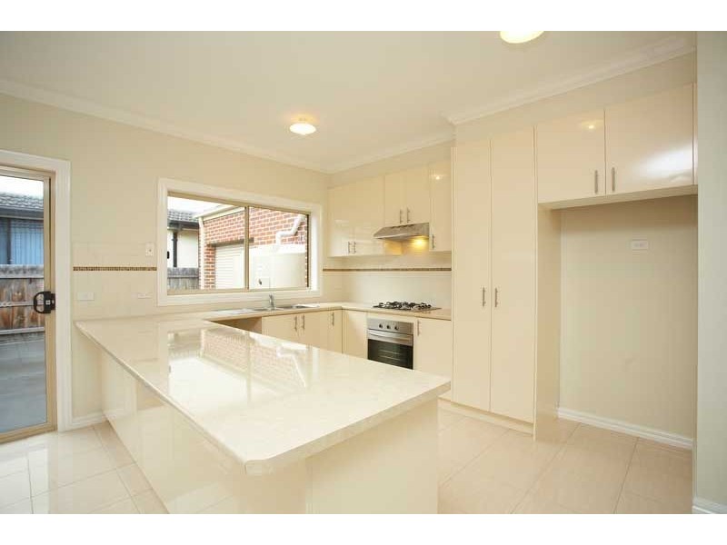 11 Benaroon Drive, Lalor VIC 3075