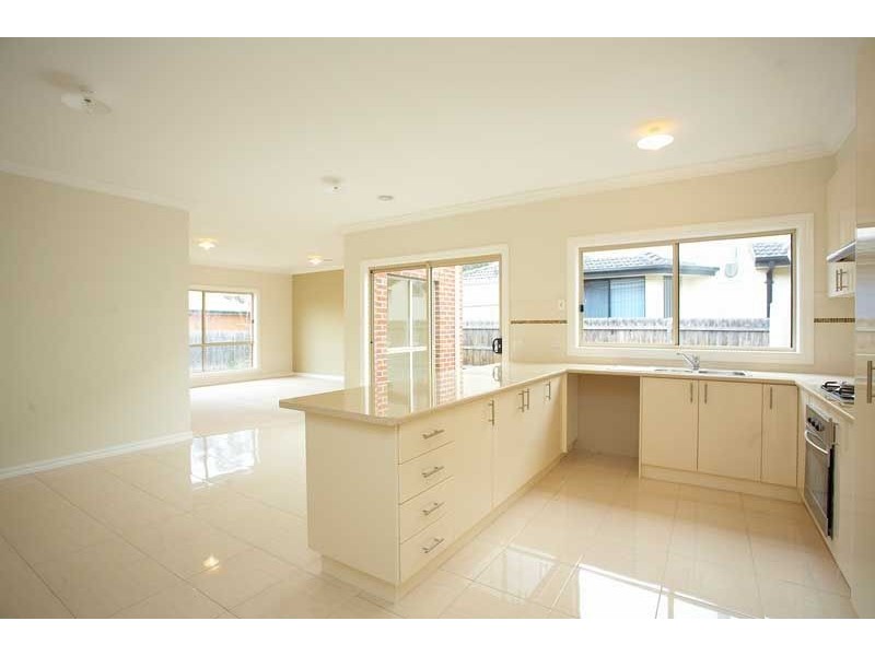 11 Benaroon Drive, Lalor VIC 3075