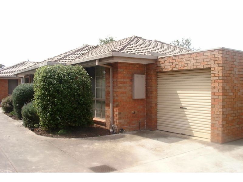 2/18 Hall Street, Epping VIC 3076