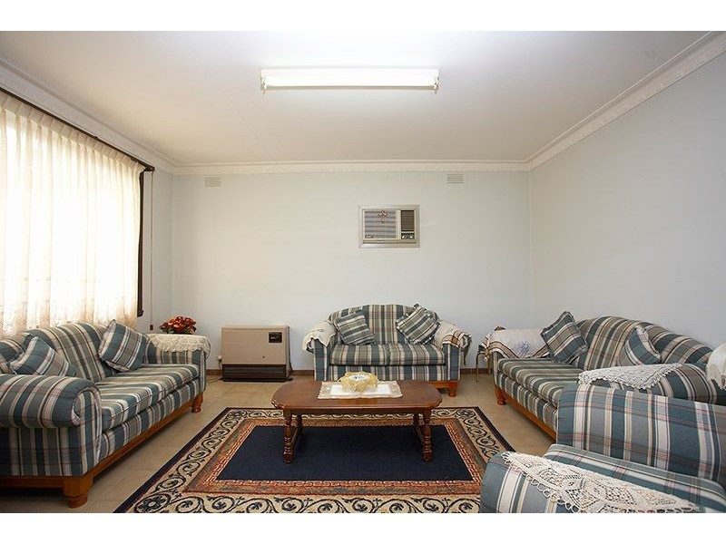 54 Oxford Drive, Thomastown VIC 3074