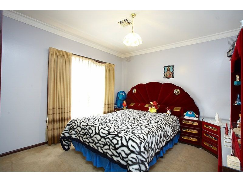 54 Oxford Drive, Thomastown VIC 3074