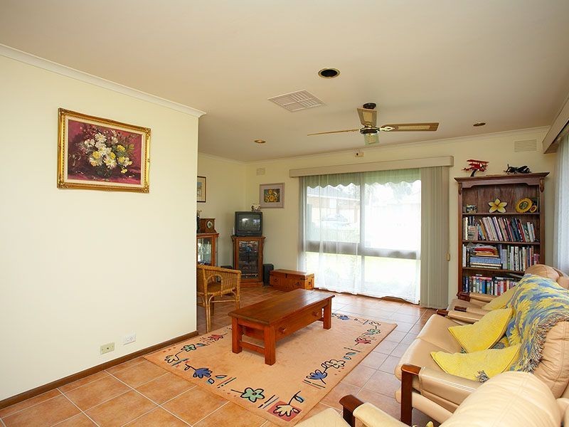 11 Buckland Crescent, Epping VIC 3076