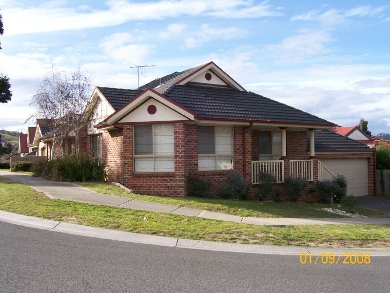 8 Alain Avenue, South Morang VIC 3752