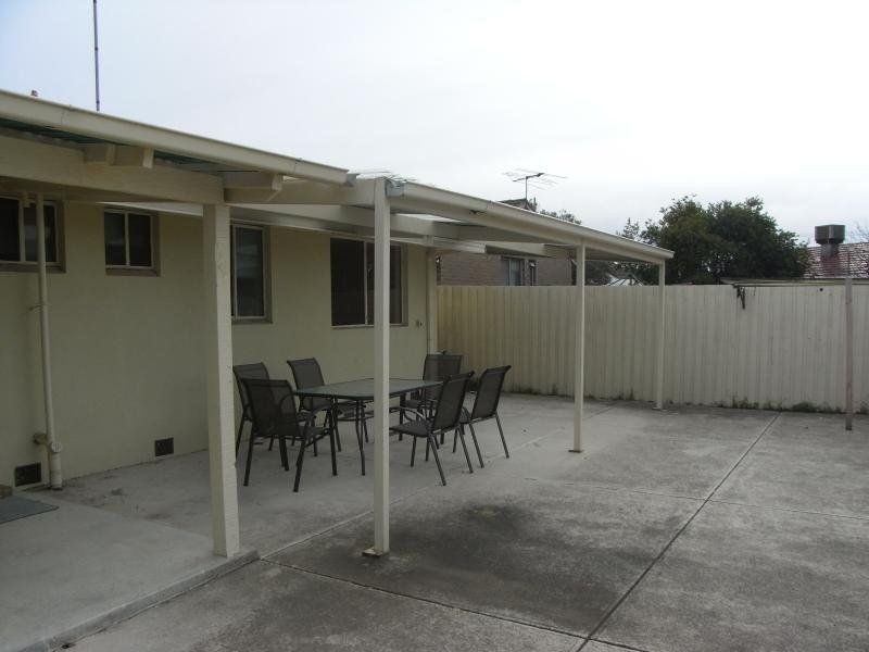 2 Gilbert Court, Lalor VIC 3075