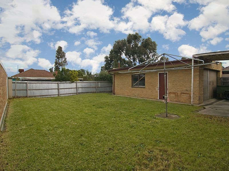 39 Regal Avenue, Thomastown VIC 3074