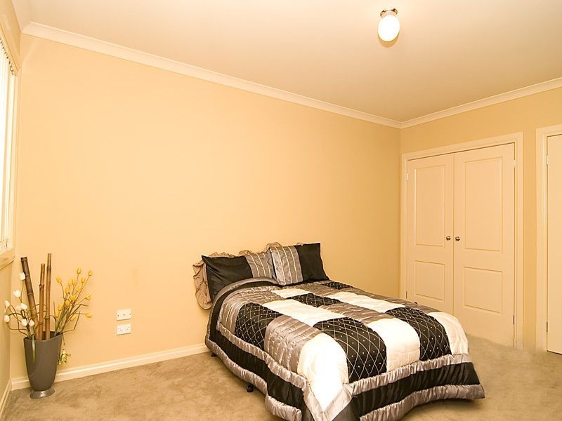 2/41 Blackman Avenue, Mill Park VIC 3082