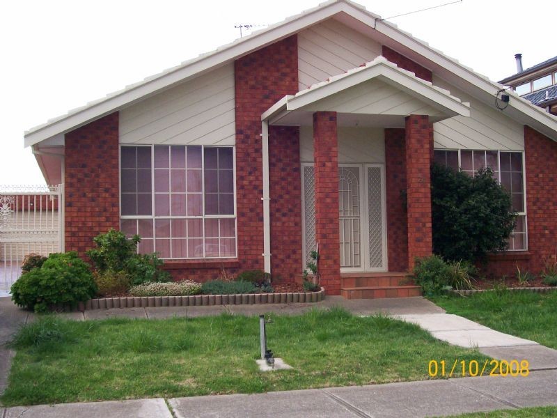 24 Benaroon Drive, Lalor VIC 3075