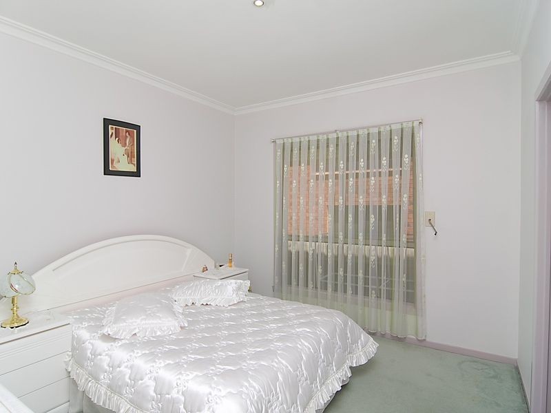 11 Herman Road, Lalor VIC 3075