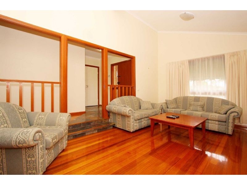 6 Scarborough Road, Epping VIC 3076