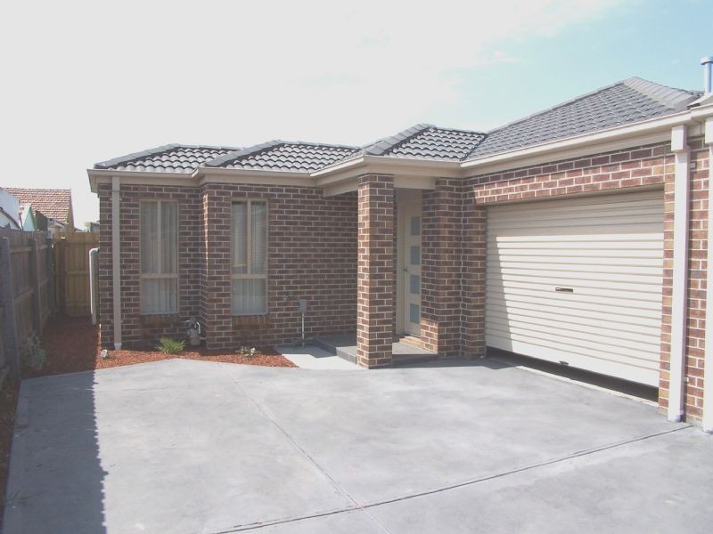 84 Alexander Ave, Epping VIC 3076
