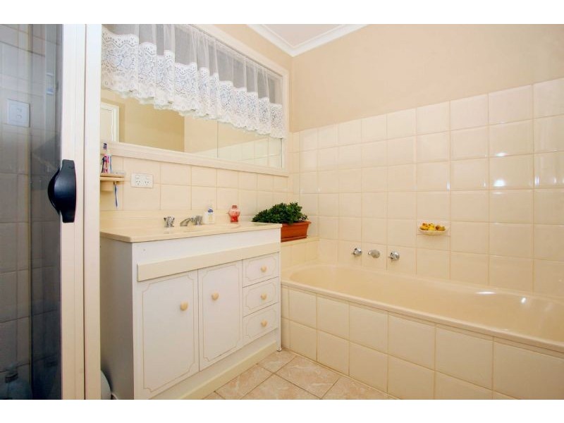 37 Waratah Street, Thomastown VIC 3074