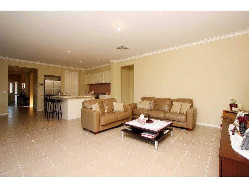 17 Mediterranean Way, Epping VIC 3076