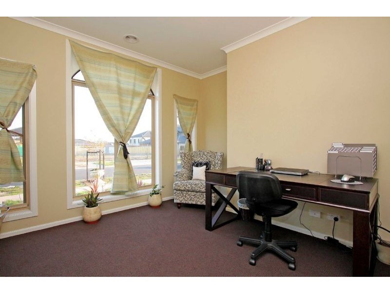 17 Mediterranean Way, Epping VIC 3076