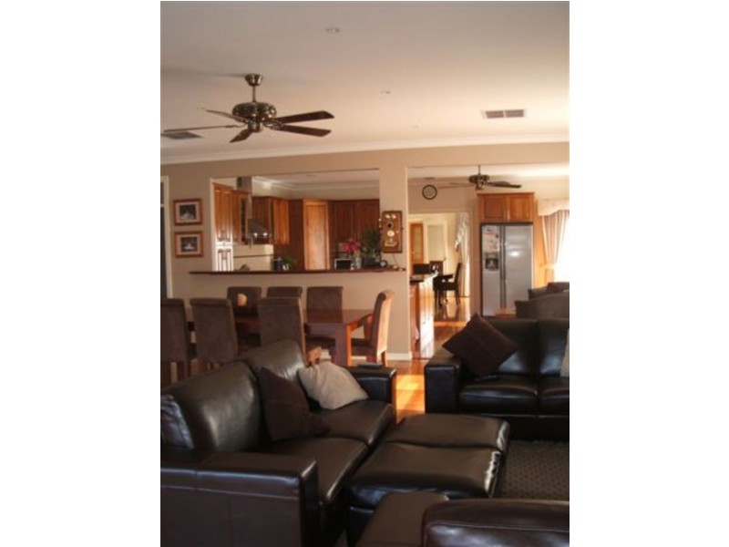 141 The Boulevard, Thomastown VIC 3074