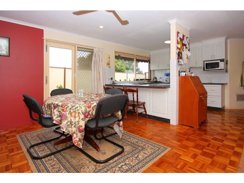 10 McLaughlin Crescent, Mill Park VIC 3082