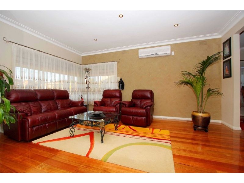 9 Festival Grove, Lalor VIC 3075