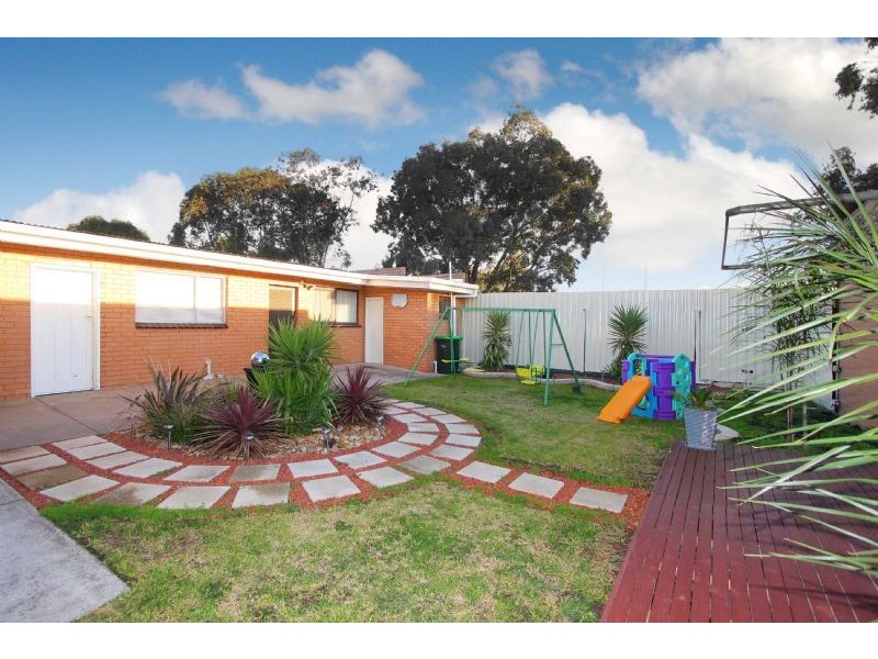9 Festival Grove, Lalor VIC 3075