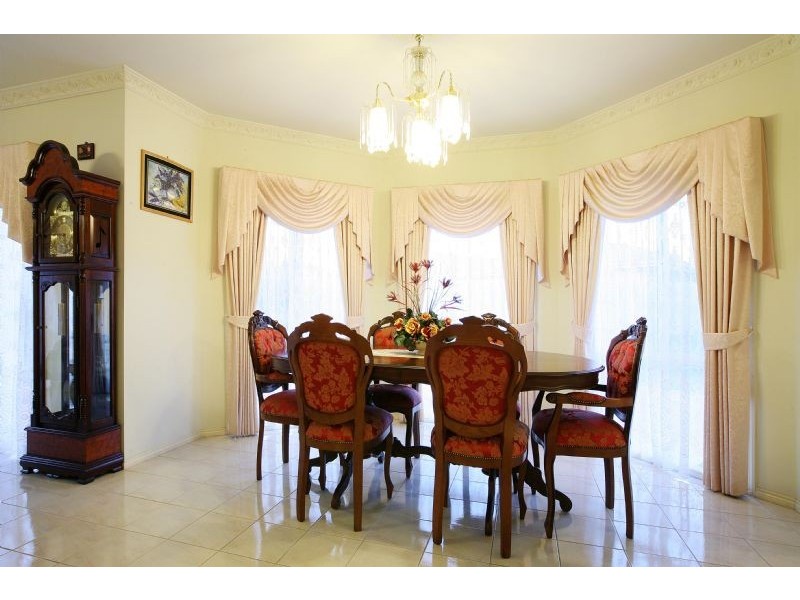 21 Hawkesbury Court, Thomastown VIC 3074