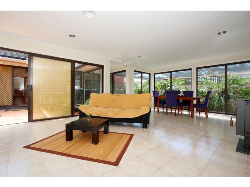 13-15 Paul Crescent, Epping VIC 3076