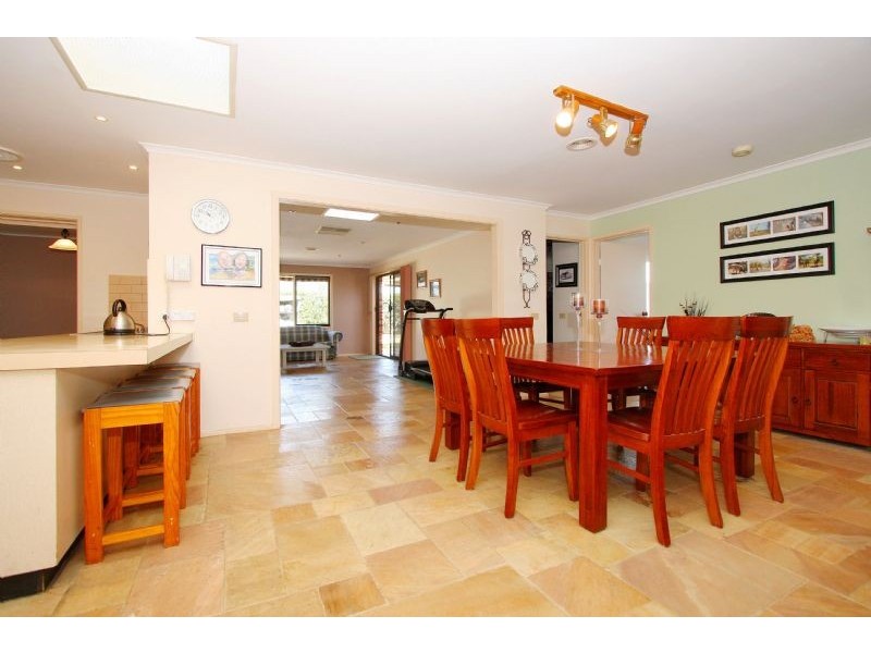 6 Dean Court, Epping VIC 3076