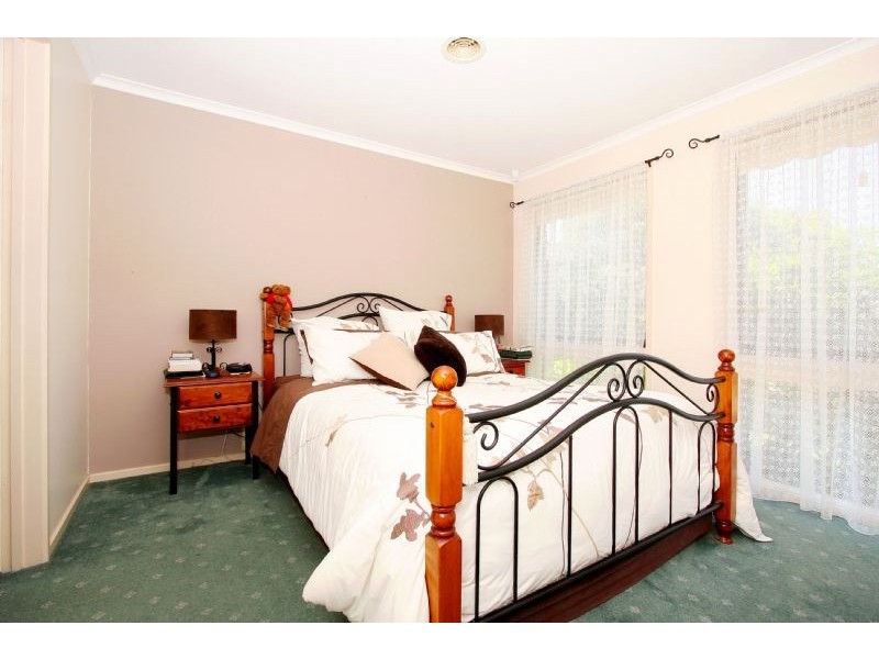 6 Dean Court, Epping VIC 3076