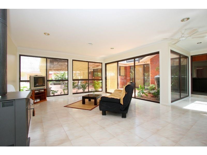 13-15 Paul Crescent, Epping VIC 3076