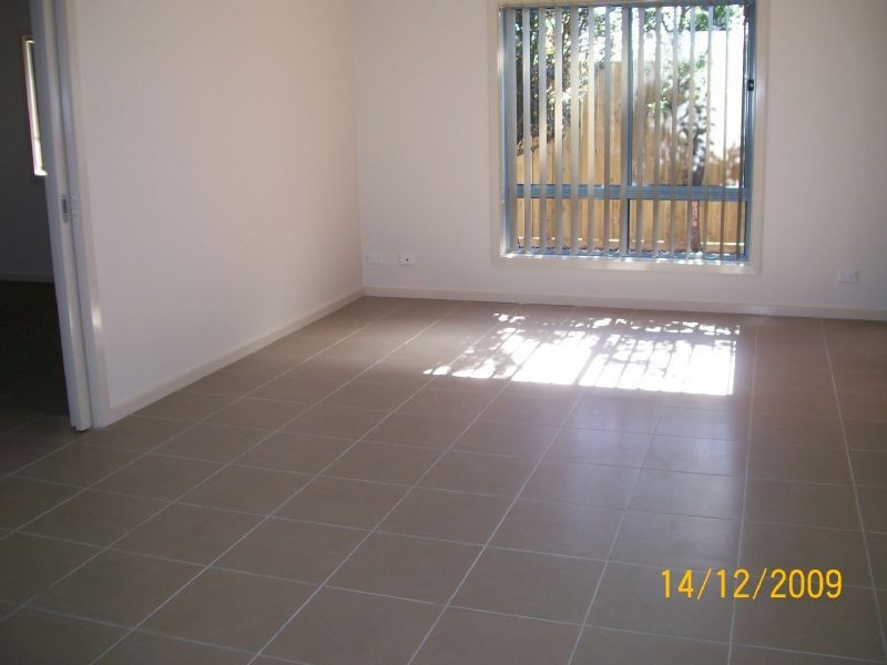 2/11 Lloyd Avenue, Epping VIC 3076