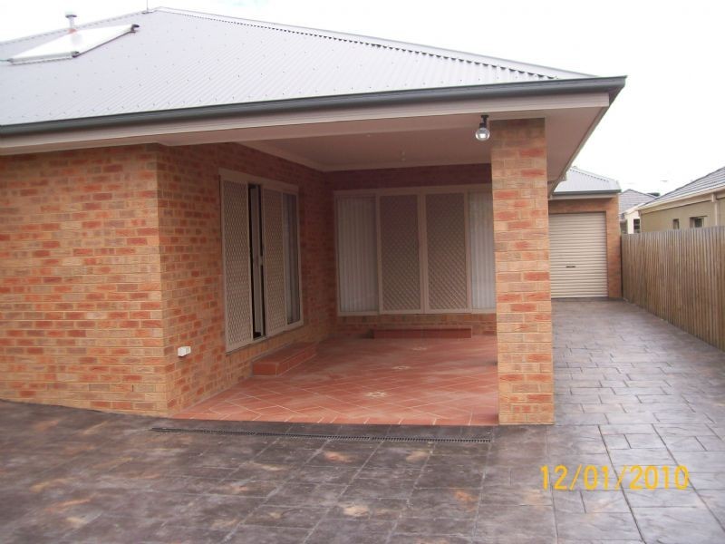 14 Madden Drive, South Morang VIC 3752