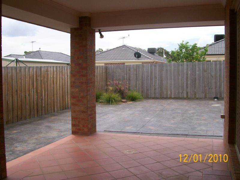 14 Madden Drive, South Morang VIC 3752