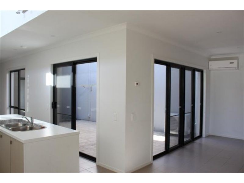 1 Rathdowne Walk, Epping VIC 3076