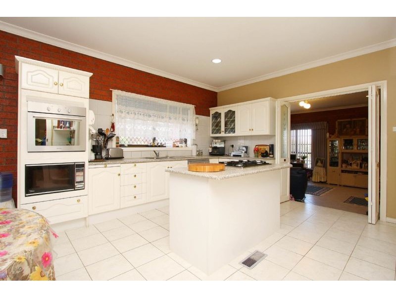 17 Lauren Court, Epping VIC 3076