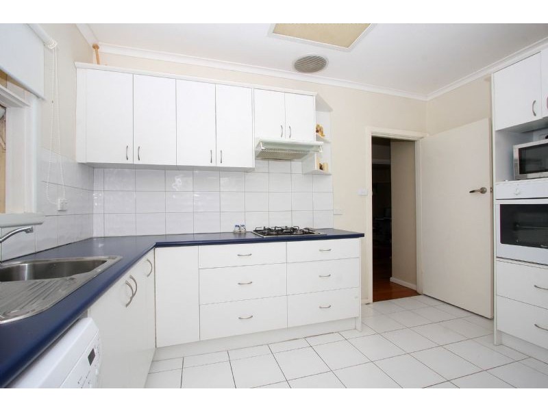 28 Newton Crescent, Lalor VIC 3075