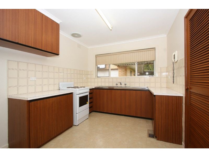 18 Raimeno Street, Lalor VIC 3075
