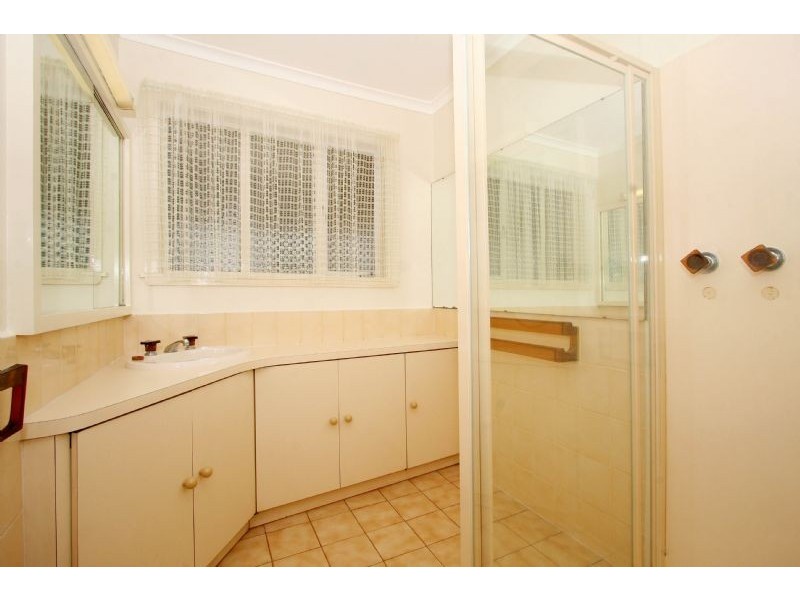 18 Raimeno Street, Lalor VIC 3075