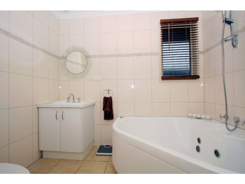 18 Greenview Court, Epping VIC 3076