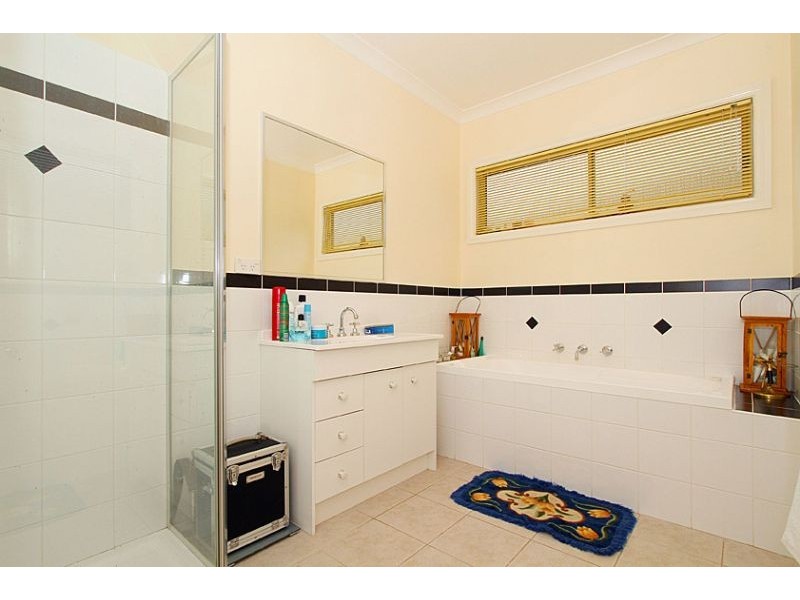 4/4 Payne Place, South Morang VIC 3752