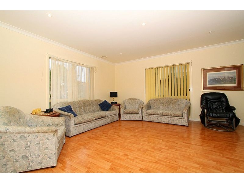 4/4 Payne Place, South Morang VIC 3752
