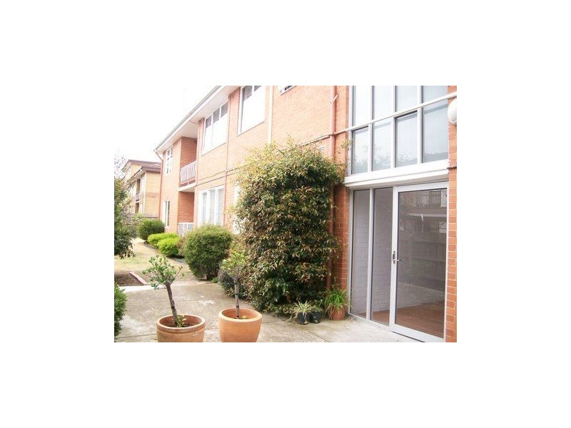 1/32 Walsh Street, Ormond VIC 3204