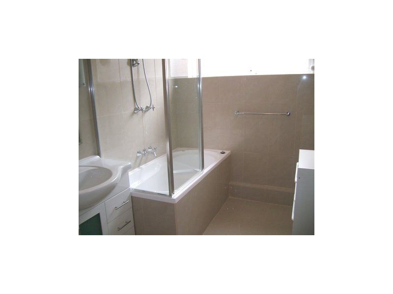 1/32 Walsh Street, Ormond VIC 3204