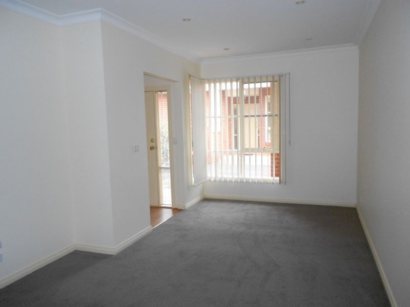 2/33-35 Woodville Avenue, Glen Huntly VIC 3163