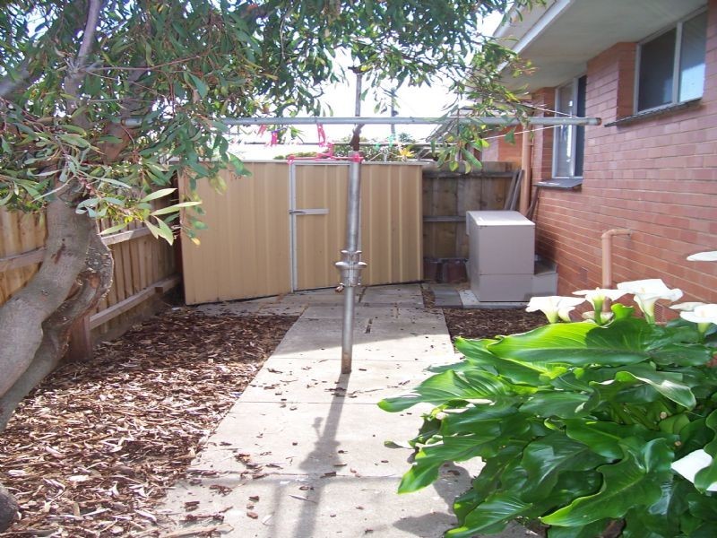 4/10 Lillimur Road, Ormond VIC 3204